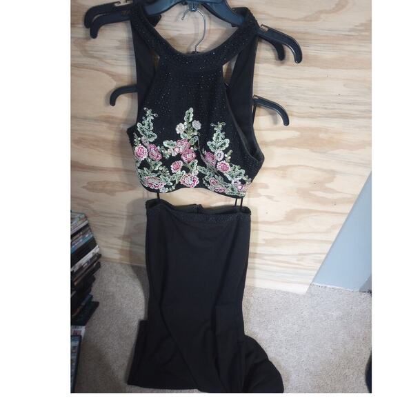 Prom/Formal 2 Piece Outfit Bedad Floral Elegant Halter Top 9 Juniors - Picture 1 of 4